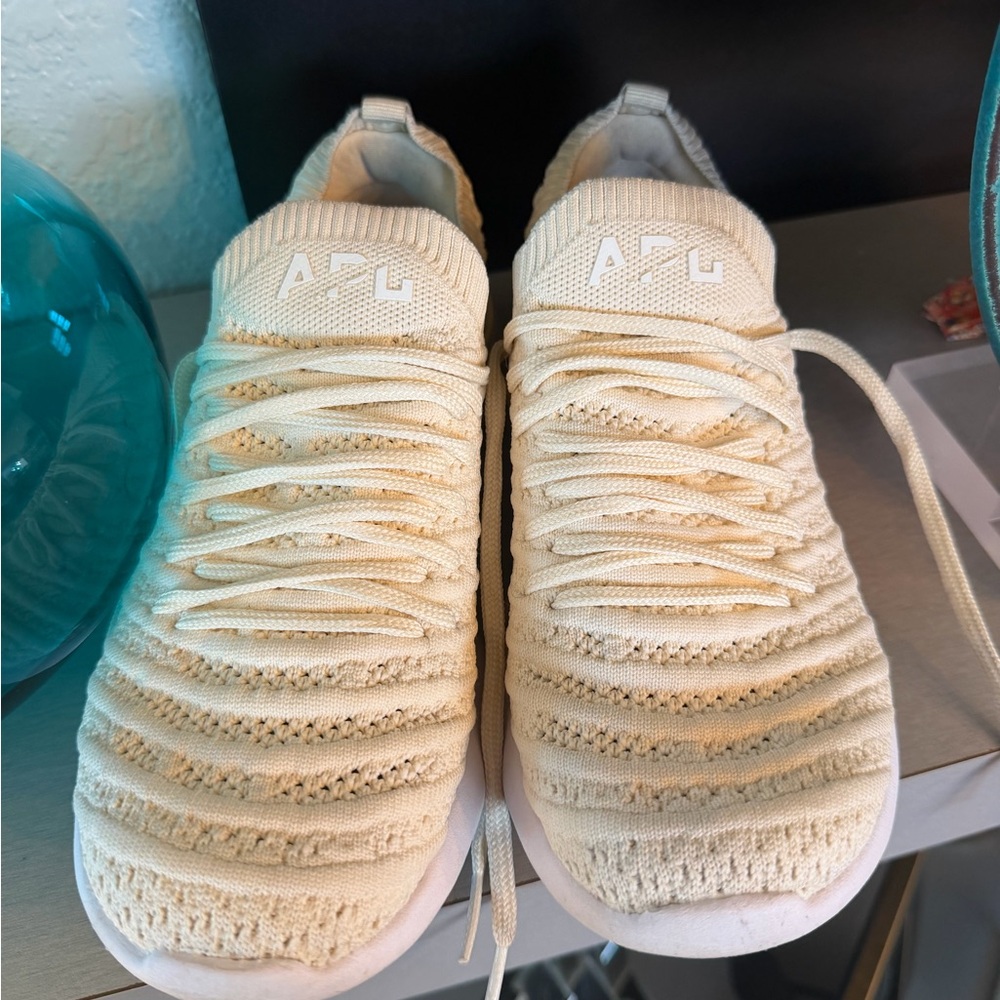 APL TechLoom Wave V in Light Cream